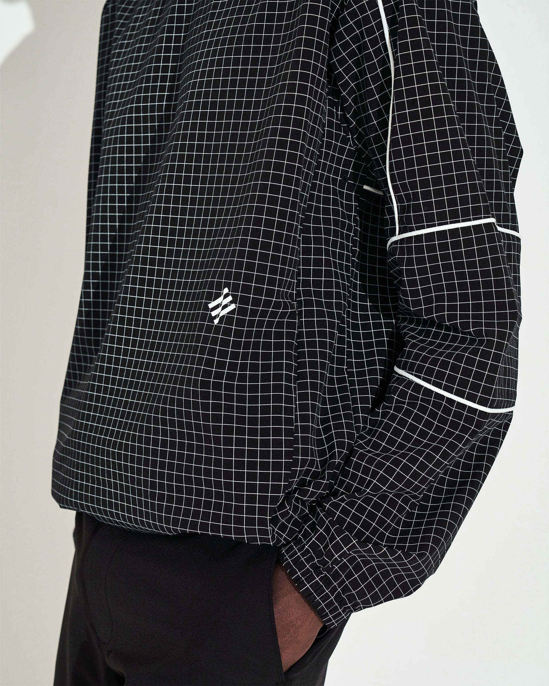 Elements Windbreaker - Black Grid